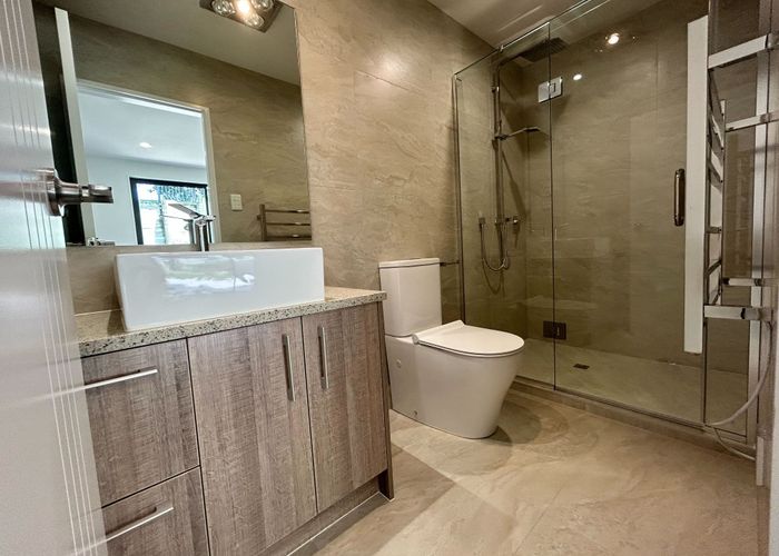  at 21 Korokio Lane, Henderson, Auckland