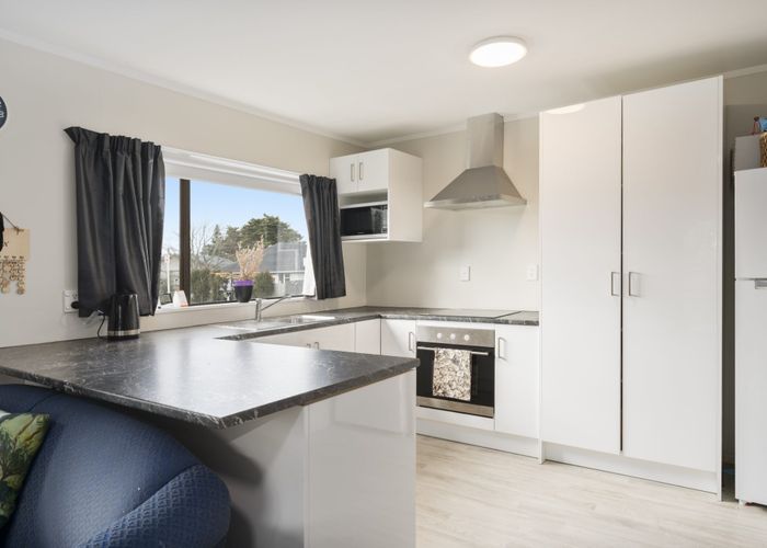  at 2/70 Pomaria Road, Henderson, Waitakere City, Auckland