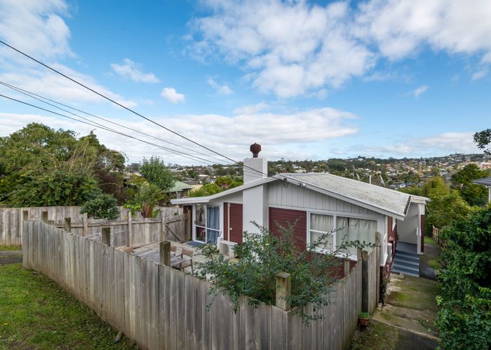  at 522 Beach Road, Murrays Bay, North Shore City, Auckland