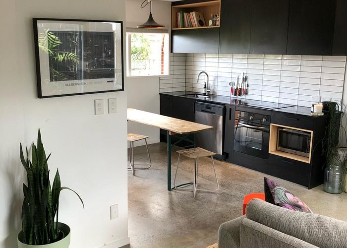  at 3/23 Oliver Street, Point Chevalier, Auckland