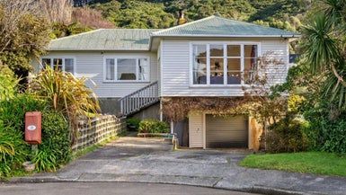  at 23 Frederick Street, Tawa, Wellington