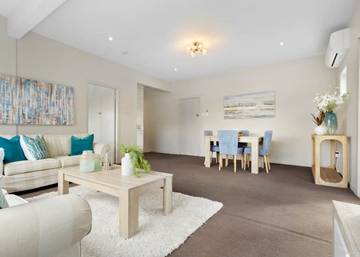  at 2/41 Pomaria Road, Henderson, Auckland
