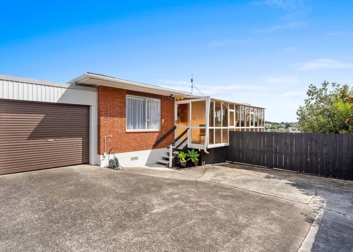  at 1/207 Glamorgan Drive, Torbay, Auckland