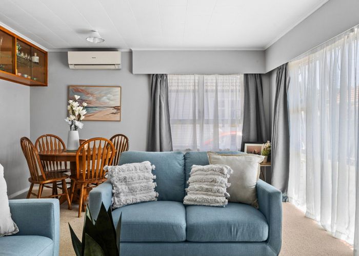  at 2/6 RUSSELL ROAD, MAREWA, NAPIER