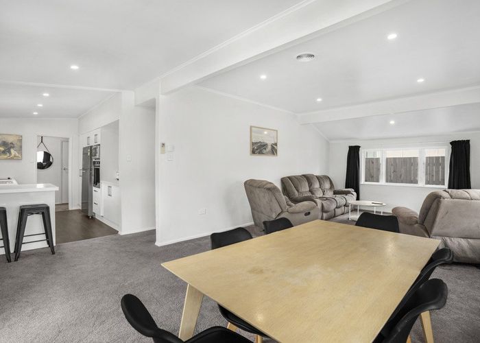  at 12A Heretaunga Square, Silverstream, Upper Hutt