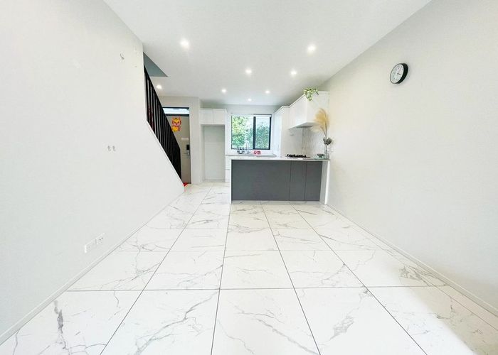  at 48 Whimbrel Road, Flat Bush, Manukau City, Auckland