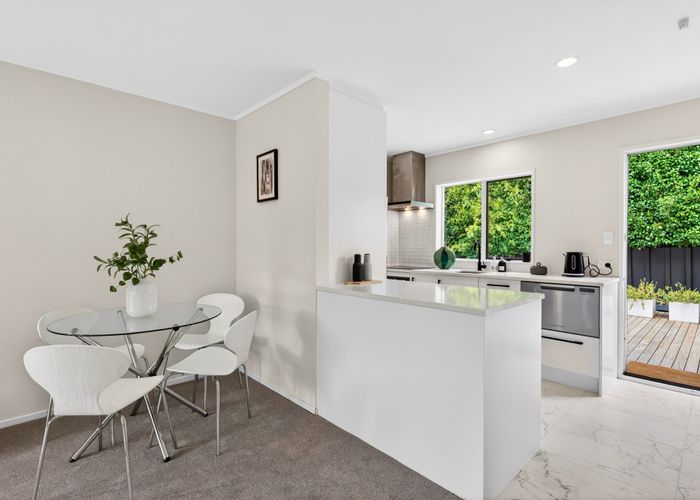  at 2/5a Tobruk Crescent, Milford, North Shore City, Auckland