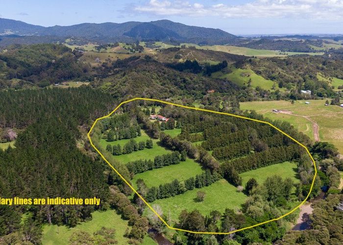  at 605 Takahue Road, Takahue