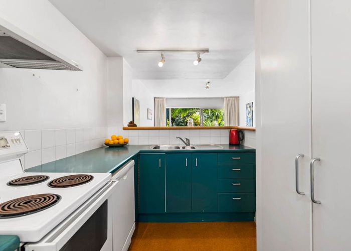  at 4/6 Sarsfield Street, Herne Bay, Auckland City, Auckland