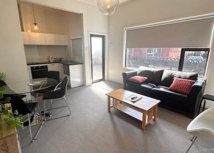  at 2/360 Devon Street East, Strandon, New Plymouth, Taranaki