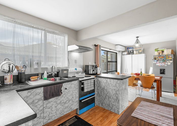  at 2/41 Picton Avenue, Riccarton, Christchurch City, Canterbury