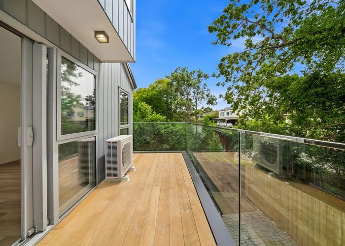  at 26E Trojan Crescent, New Lynn, Waitakere City, Auckland