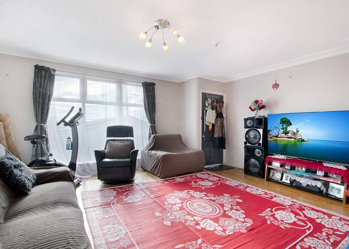  at 18 Sherwood Avenue, Te Atatu South, Waitakere City, Auckland