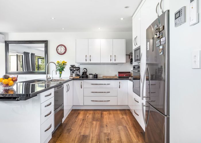  at 8 Paremata Drive, Paremata, Porirua, Wellington