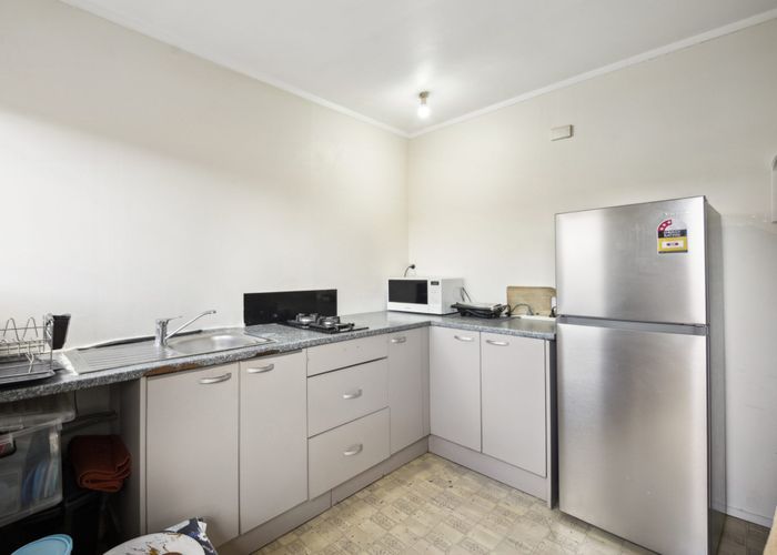  at 2/10 Regent Street, Papatoetoe, Manukau City, Auckland