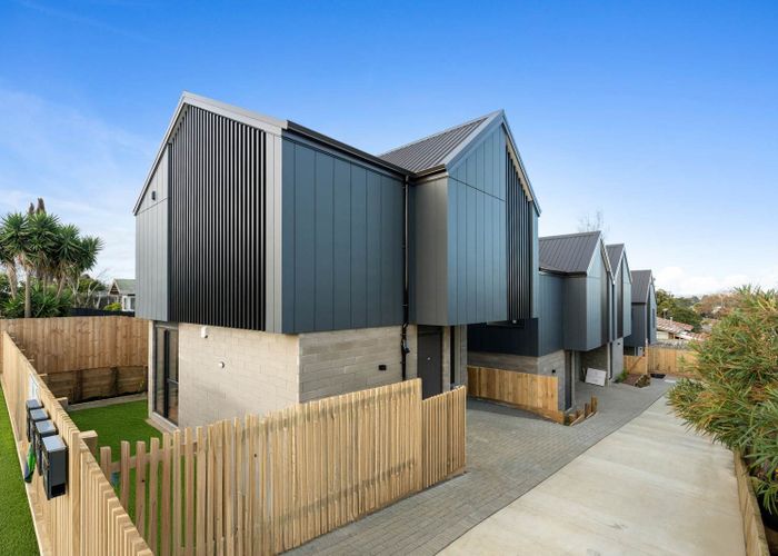  at Lot 1, 31 La Trobe Street, Pakuranga Heights, Manukau City, Auckland