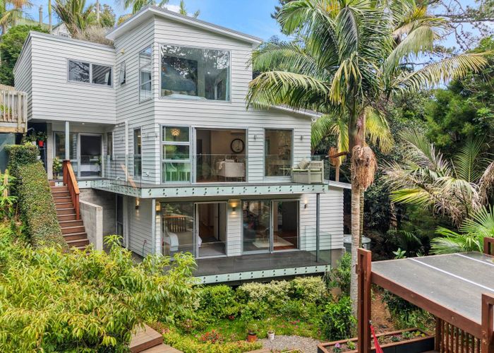  at 10A Deverell Place, Browns Bay, North Shore City, Auckland