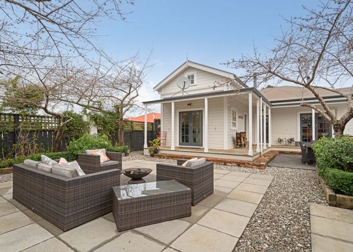  at 76 Essex Street, Masterton