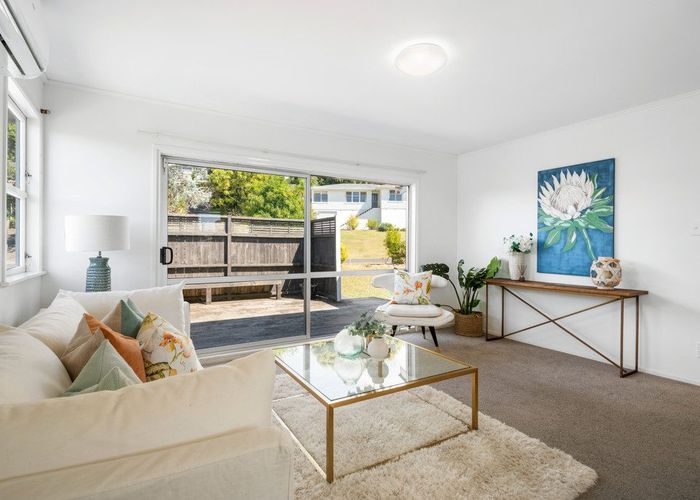  at 18 Hatherlow Street, Glenfield, Auckland