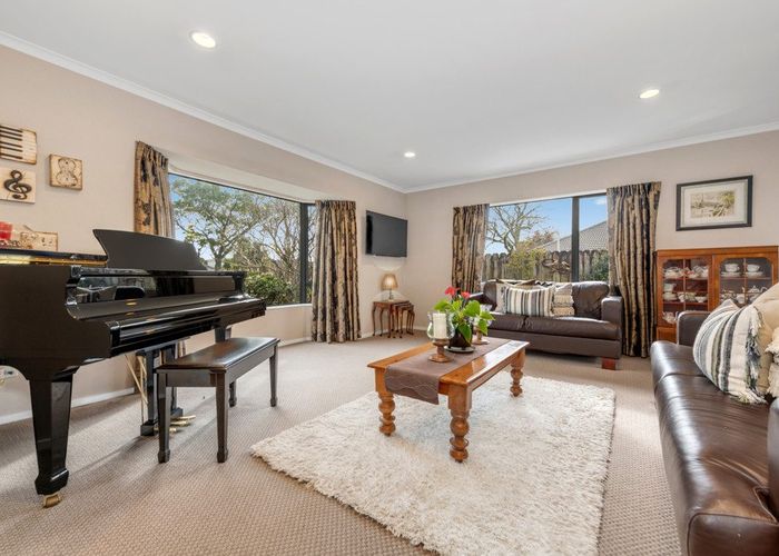  at 5 Moy Place, Dannemora, Manukau City, Auckland