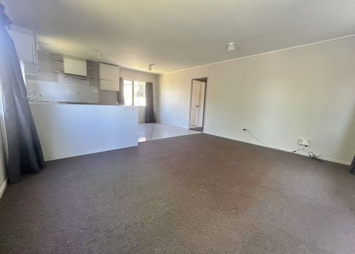  at 1/21 Lowtherhurst Road, Massey, Waitakere City, Auckland