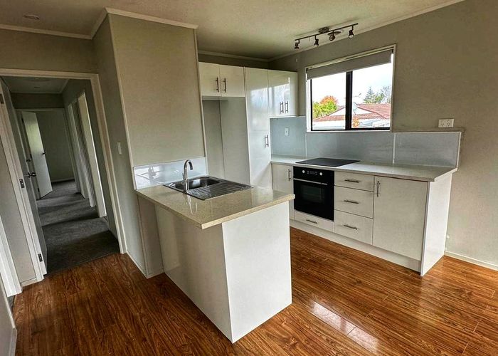  at 2/5 Martha Lane, Weymouth, Manukau City, Auckland
