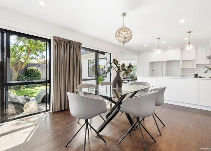  at 10 Bridgehead Cove, West Harbour, Auckland