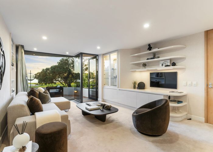  at 4/45 Tamaki Drive, Mission Bay, Auckland