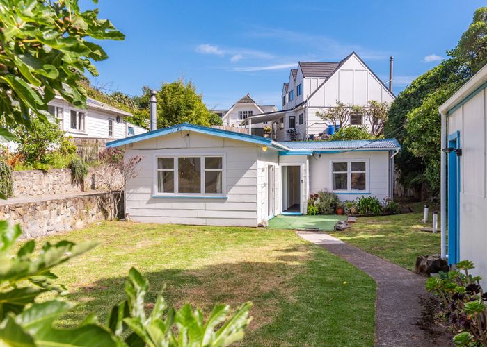 For sale 93 Wellington Road, Paekakariki, Kapiti Coast, Wellington