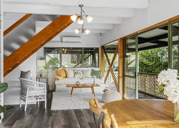  at 117 Gloaming Hill, Titahi Bay, Porirua, Wellington