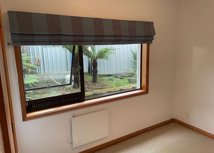  at 8 Francis Curtis Avenue, Blockhouse Bay, Auckland