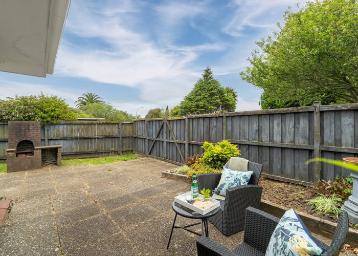  at 4 Meadowcourt Drive, Manukau, Auckland