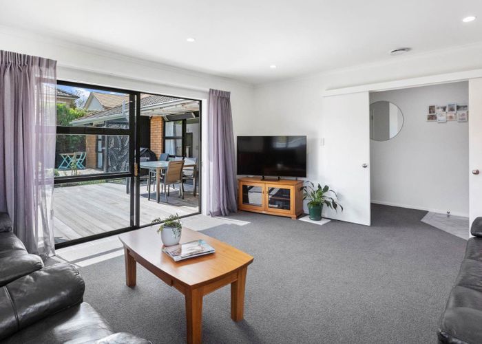  at 1/10 Bass Street, West Harbour, Auckland