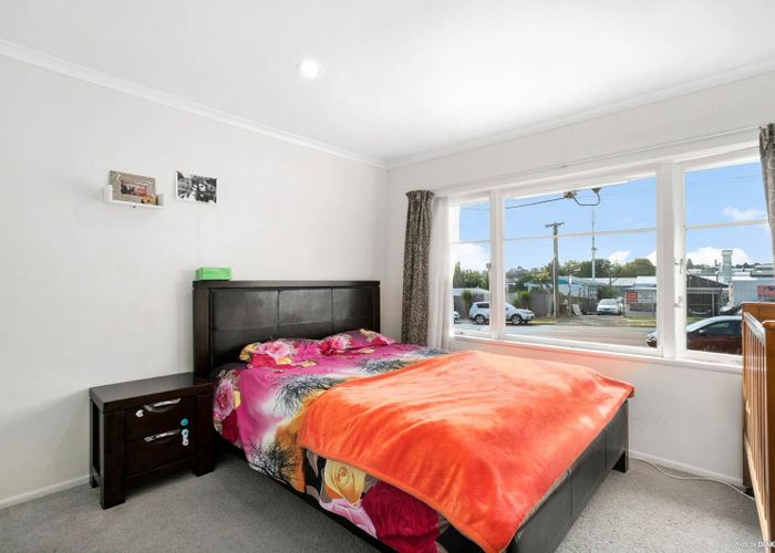  at 24 Sabulite Road, Kelston, Waitakere City, Auckland