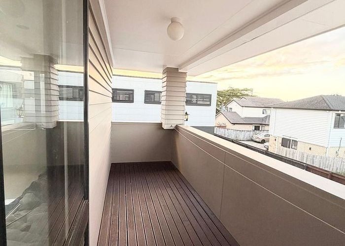  at 38 Kenderdine Road, Papatoetoe, Manukau City, Auckland