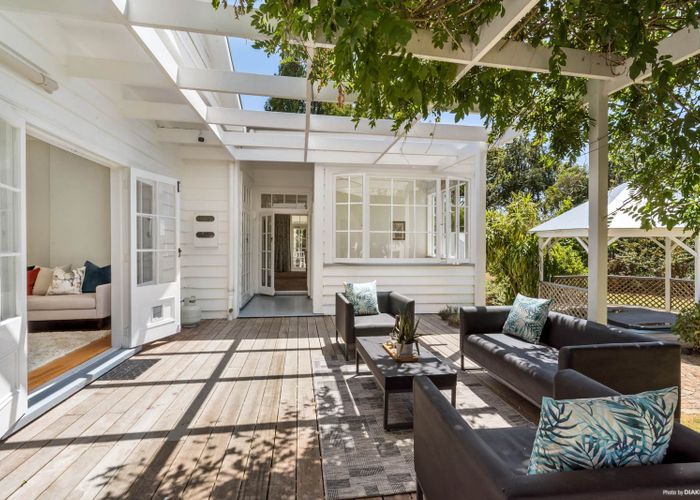  at 33 Phillip Road, Manurewa