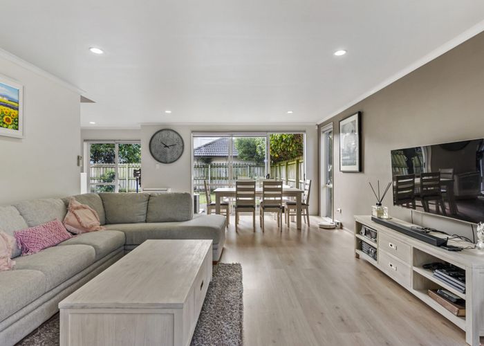  at 16 Sires Parkway, Takanini, Auckland