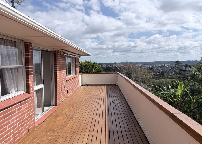  at 2/24 Exeter, Unsworth Heights, North Shore City, Auckland
