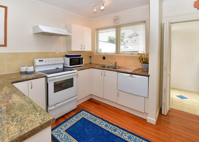 at 1/14 Dorchester Street, Meadowbank, Auckland