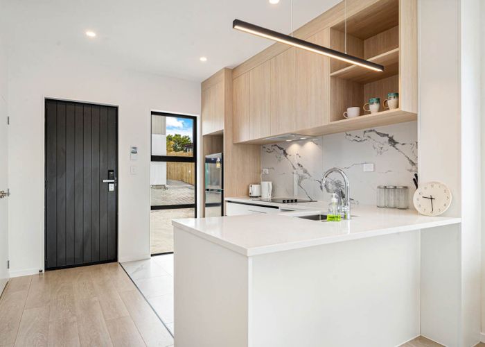  at 2/25 Abbotleigh Avenue, Te Atatu Peninsula, Waitakere City, Auckland
