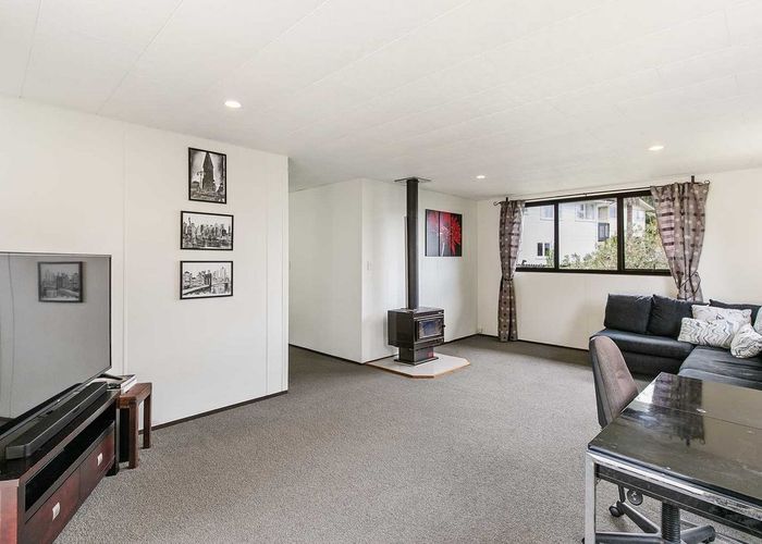  at 2/18 Cypress Place, Sunnynook, North Shore City, Auckland