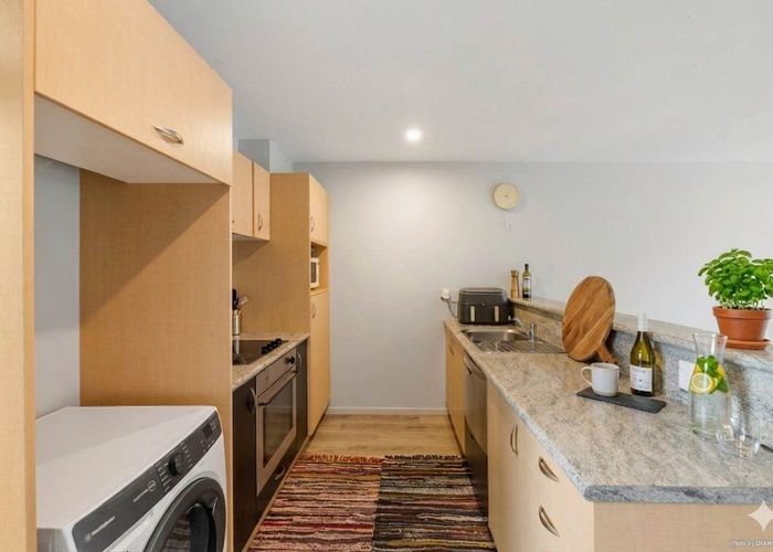  at 32/8 Soljak Place, Mount Albert, Auckland City, Auckland