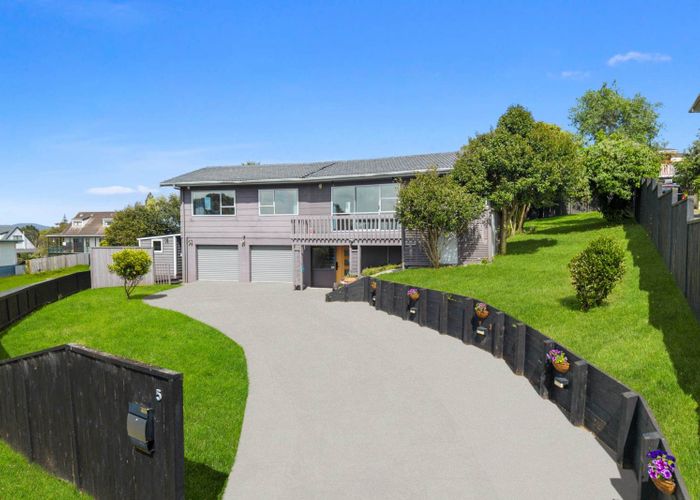  at 5 Cyclarama Crescent, Massey, Waitakere City, Auckland
