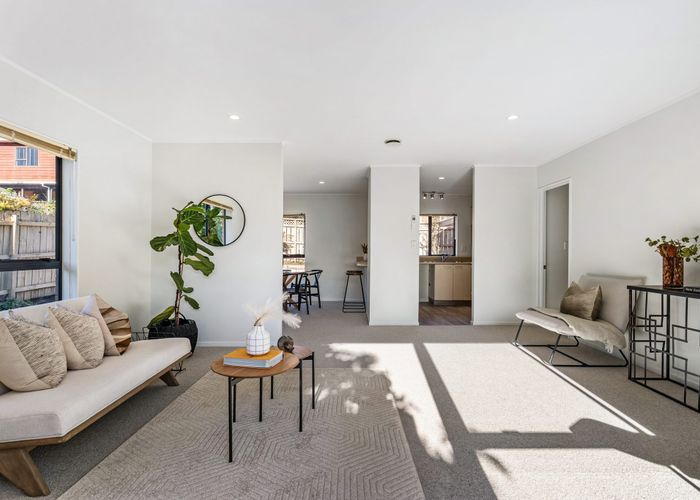  at 9 Davern Lane, New Lynn, Waitakere City, Auckland
