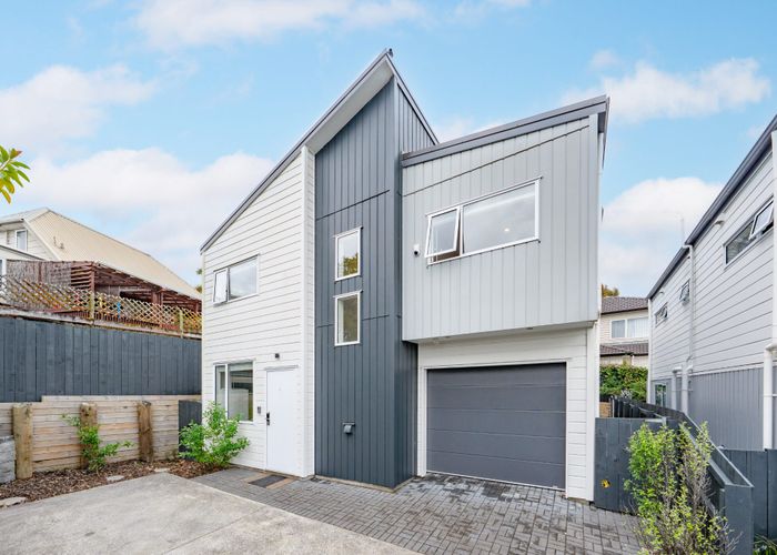  at 30D Becroft Drive, Forrest Hill, North Shore City, Auckland