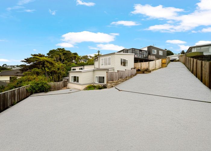  at 3A Hillview Crescent, Paparangi, Wellington, Wellington