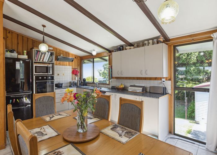  at 24 Freyberg Crescent, Waikanae Beach, Waikanae