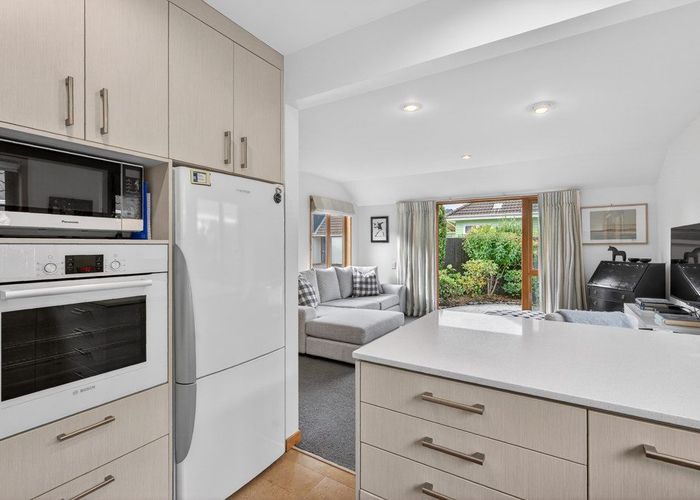  at 2/130 Muritai Road, Eastbourne, Lower Hutt, Wellington