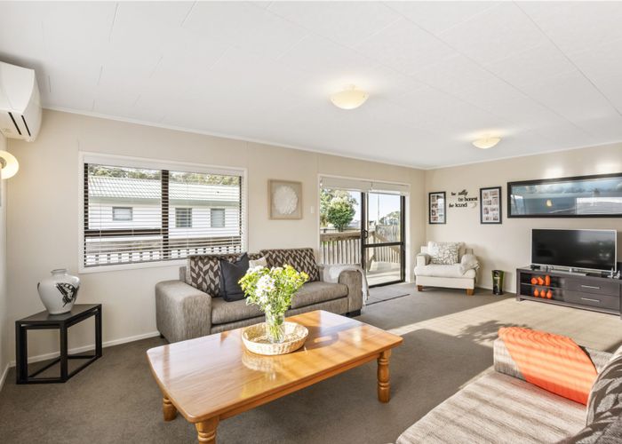  at 3 Hillcrest Road, Hatfields Beach, Orewa