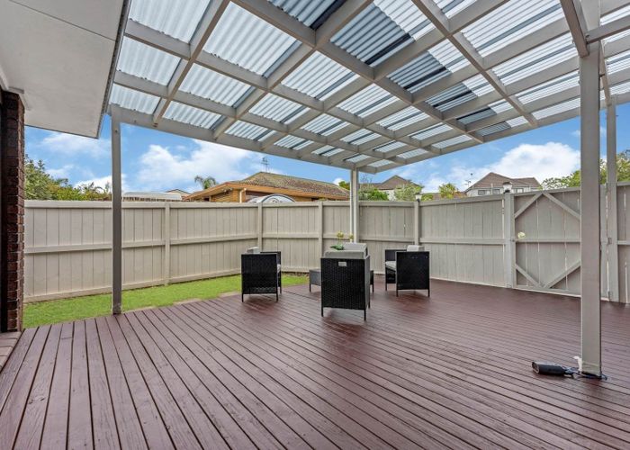  at 1/16 Parramatta Place, Botany Downs, Manukau City, Auckland